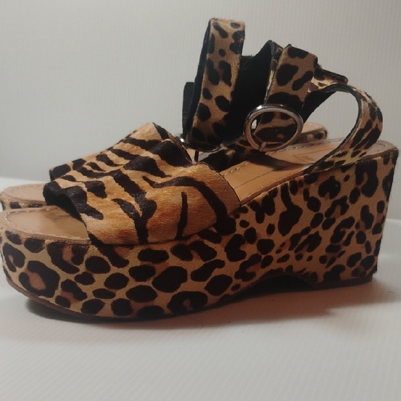 Dolce Vita Shoes - Dolce Vita leopard print platform wedge sandals Size 6.5